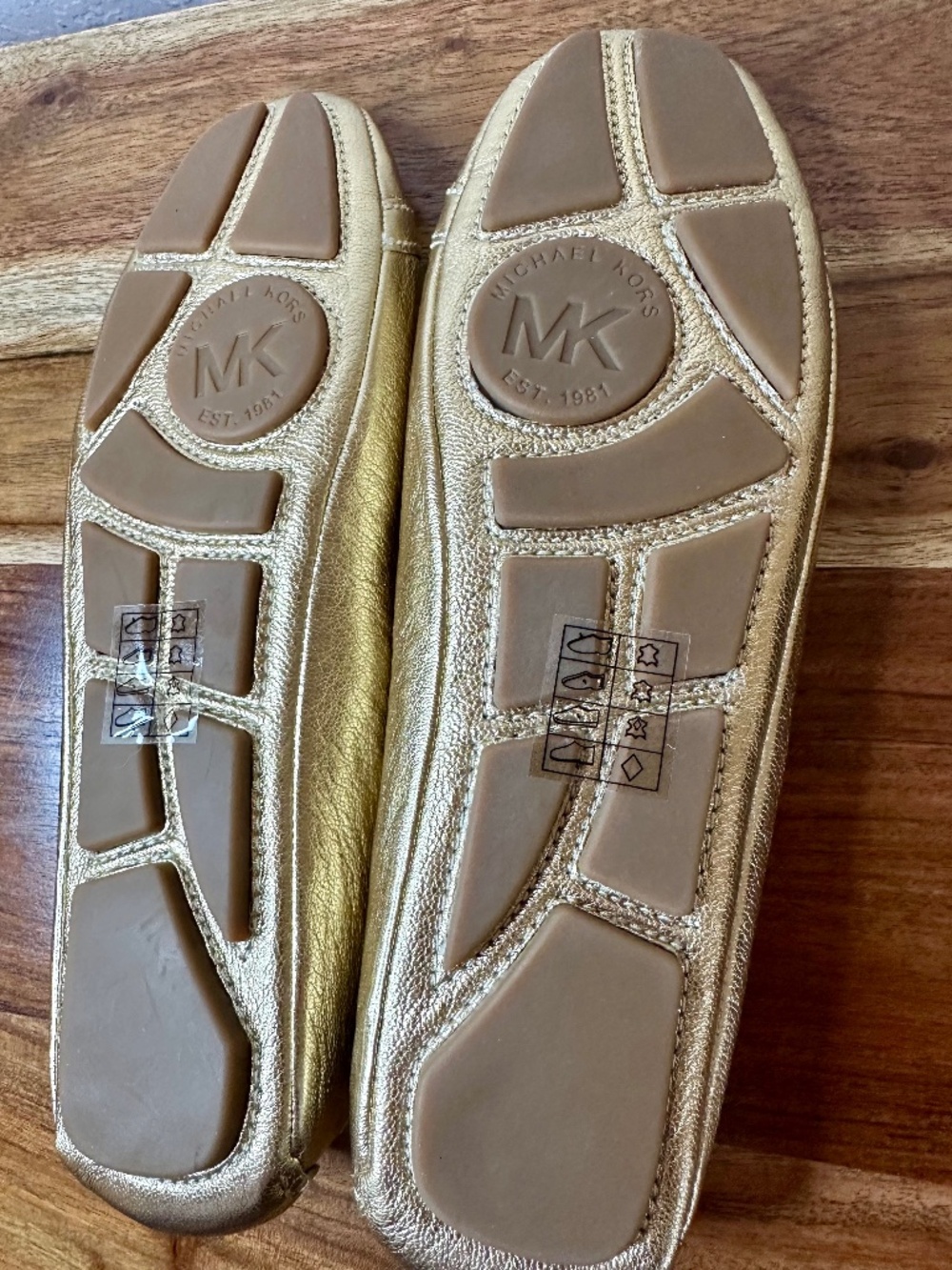 NEW Michael Kors Fulton Moc Pale Gołd Flats, Size 9M - Picture 8 of 11